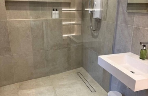 Bilston Apartment | Kinloch - sleeps up to five