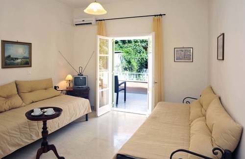 Kassiopi Apartment | Kipos Apartments (Front View)