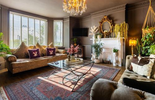 Seafront Apartment | KIRA Beach Apartment, Hove Beach