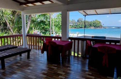 Dondra House | Kiralawella Beach Inn