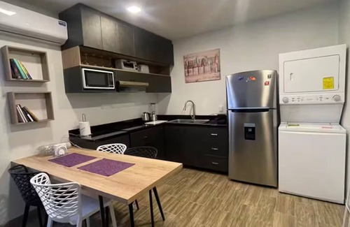 Simon Bolivar Apartment | Kiran Lodging SF