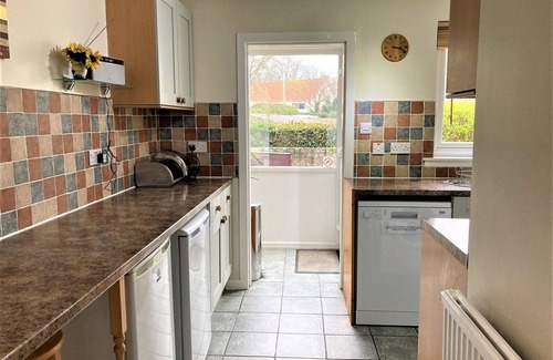 Leven Cottage | Kirkside Cottage pet friendly, sleeps 4 near St Andrews