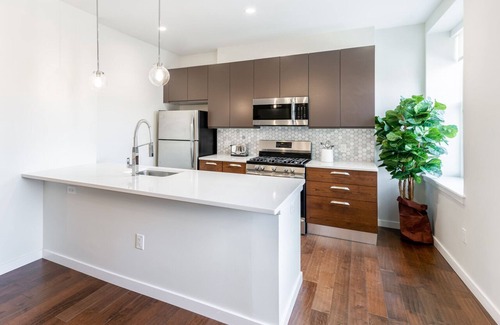 Central Business District Apartment | Kislak 301Chic Studio in the Heart of Downtown