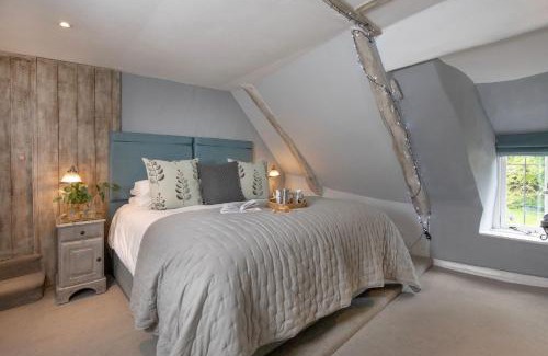 Honiton House | Kites Holt