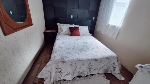 Torres Apartment | KITNET k1 em TORRES-RS - Na mais bela praia Gaúcha - 2 quartos - Frigobar - micro-ondas - banheiro - ar condicionado split - TV smart 32' - Wi-Fi - Anfitriã Superhost no BnB