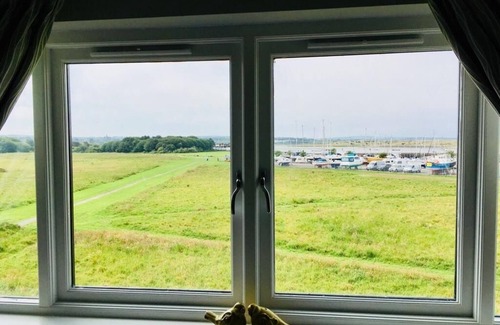 Amble House | Kittiwake 4 Bedroom Townhouse overlooking the Braid and Amble Marina