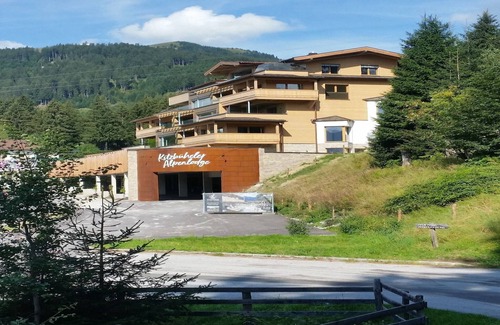 Paß Thurn Apartment | Kitzbühel alpine lodge with sauna