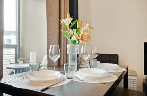 Vantaa Apartment | Kivis Modern Studio near Train Mall & Airport