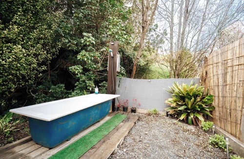 Waitoki House | Kiwi Farm Cabin 2 by Tiny Away
