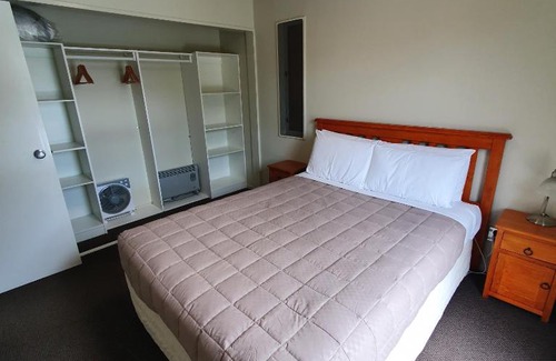 Mourea House | Kiwi on the Lake 3 bedroom,Chalet Villa