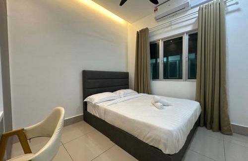 Salak South Apartment | KL ,2BR 2Bath Condo ,Razak city ,TV box&Pool