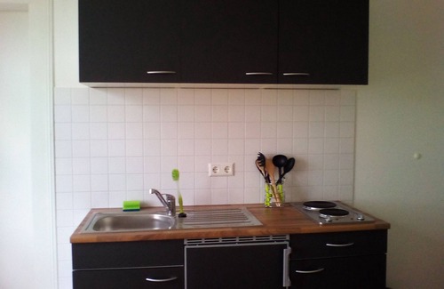 Deisslingen Apartment | kl. Apartment 1 single bed near HFU u. MHS with bathroom and kitchenette