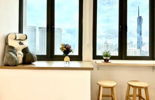 Brickfields Apartment | KL Sentral Monorail 4 pax Family KL City View Infinity Sky Pool