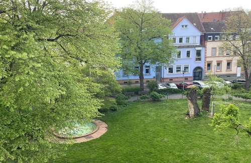 Kaiserslautern Apartment | KL40: New, fully furnished 3-bed apart. located in the heart of Kaiserslautern.