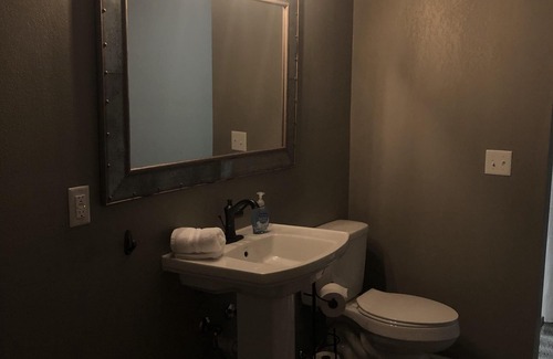 Joplin Apartment | Klaver Cottage just off MO, KS, & OK’s Route 66