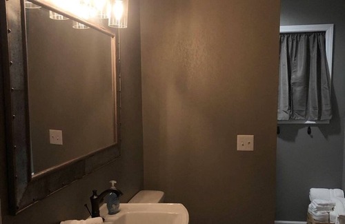 Joplin Apartment | Klaver Cottage just off MO, KS, & OK’s Route 66