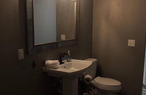 Joplin Apartment | Klaver Cottage just off MO, KS, & OK’s Route 66