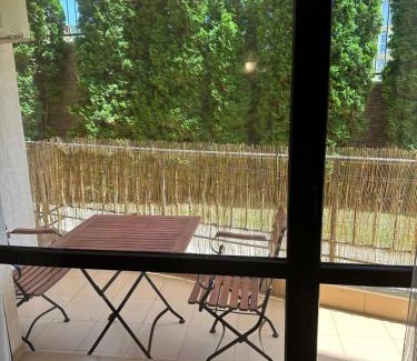 Intsaraki Apartment | Kleine günstige Ferienwohnung im Macon Residenz!