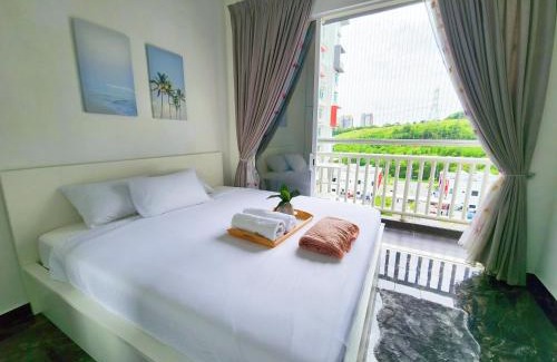 Sepang Apartment | KLIA 7th Floor Pool View 4 Rooms SUITE