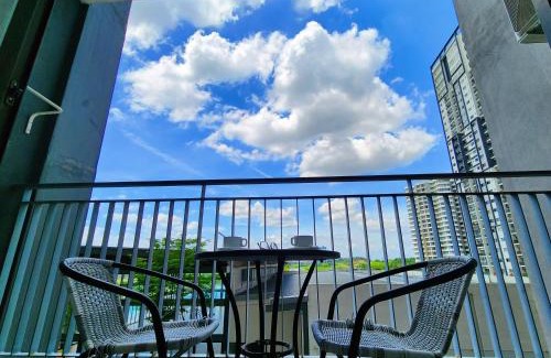 Nilai Apartment | KLIA LILI Residensi 5 Plus 2 PAX with Splendid Pool