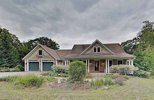 Boothbay House | Knickerbocker Lake Retreat