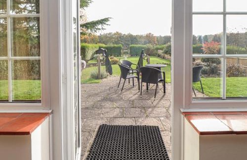 Maidstone House | Knights Cottage