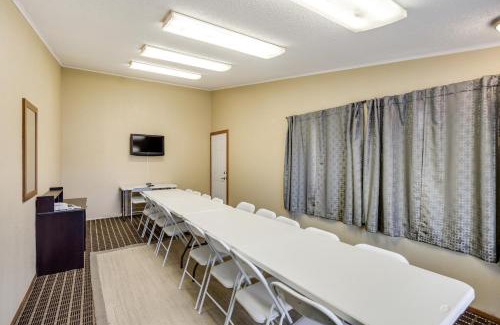 Summit Hotel | Knights Inn Ashland