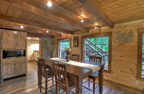 Morganton Cabin | Knotty Creek Retreat - Creek access & hot tub