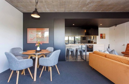 Fremantle Apartment | Knutsford Modern : Stylish light and bright in modern complex 5 min walk to Freo