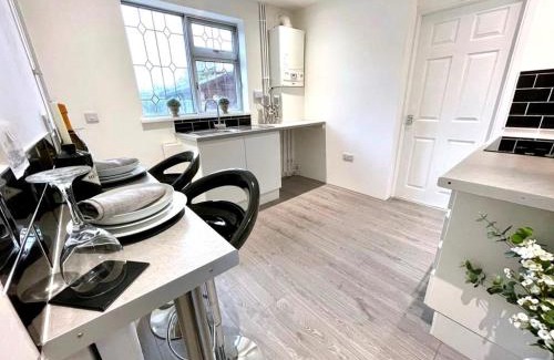 Newcastle-Under-Lyme House | Knutton Guest House