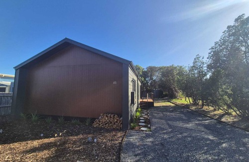 Venus Bay House | Koala Retreat - 3 bed brand new home near the Beach & Riverside ~Linen~Fast WiFi