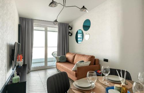 Srodmiescie Apartment | Kobaltowy Apartament Centrum
