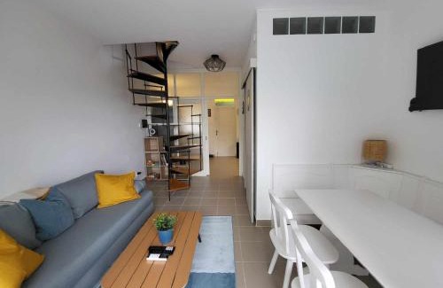 Orfu House | Kobra House