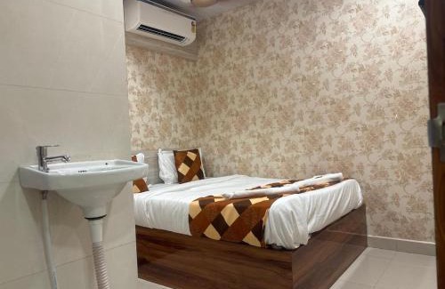 Bandra East Apartment | Kohinoor Guest House