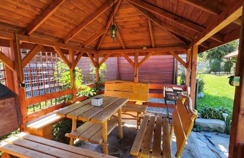 Ujsoy Ski Chalet | Koloc dom drewniany