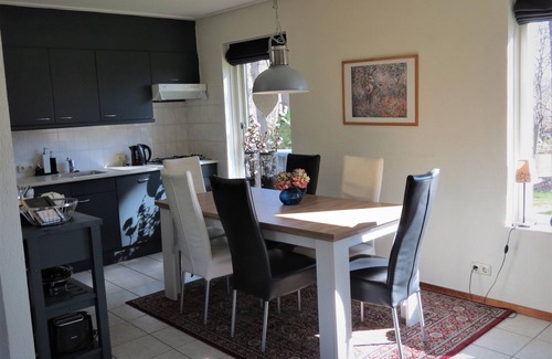 Norg Cottage | Kom tot rust en ontspanning in het bos van Norg (Drenthe) Met alle faciliteiten