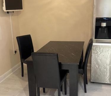 Manchester Apartment | Komegloba Mega room