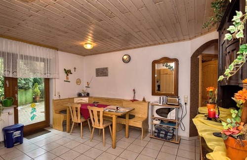Oppenau Apartment | Komplett im Landhausstil Eingerichtete Fewo 2 Ebenerdig