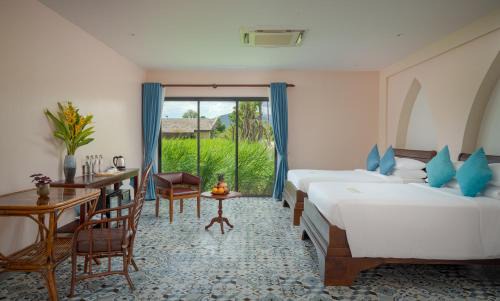 Traeuy Kaoh Hotel | Komsan Kampot Resort