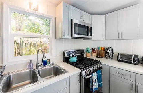 Honalo House | Kona coffee farm retreat, with full ocean views near Kailua Kona!