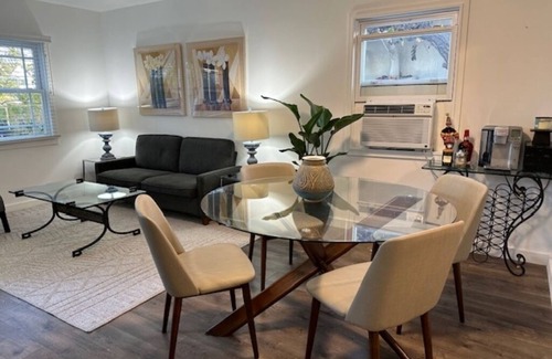 Venice House | Kong Guest H-5 mins walk to Venice Canal and Beach, Abbot Kinney's famous street