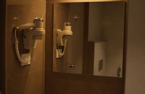 Karur Hotel | Kongu Residency