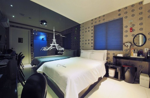 Hwayang-dong Hotel | Konkun University Theme