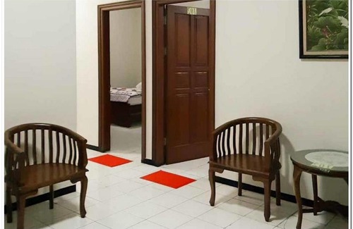 Gubeng House | KoolKost @ Raya Manyar (Minimum 6 Nights Stay)