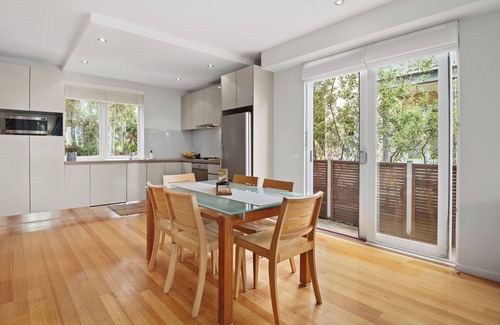 Sorrento Apartment | Koonya Courtyard: 2 BR, 1 BA in Sorrento , Sleeps 4