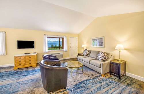 Balfour Hotel | Kootenay Lakeview Resort, BW Signature Collection