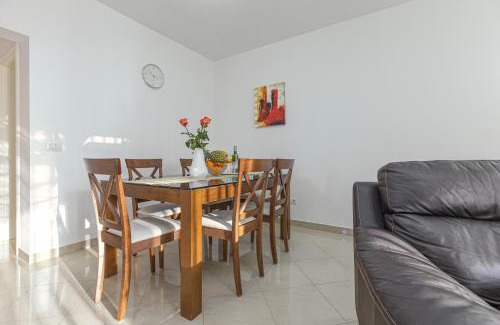 Susnjici Apartment | Koraca B4