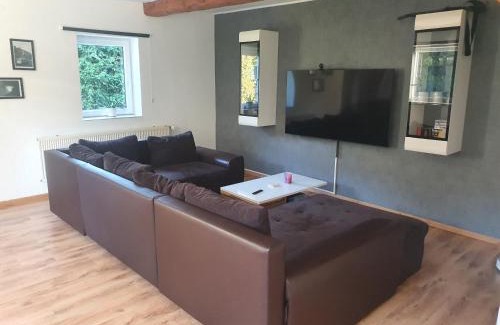 Gleichen Apartment | Kornhaus - schöne Ferienwohnung mit Pool, Kamin und Terrasse