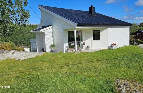 Austrheim House | Koselig hytte på Austrheim
