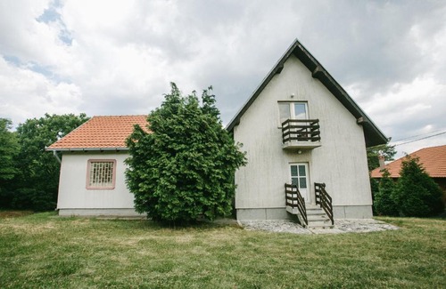Mladenovac House | Kosmajski Vrh